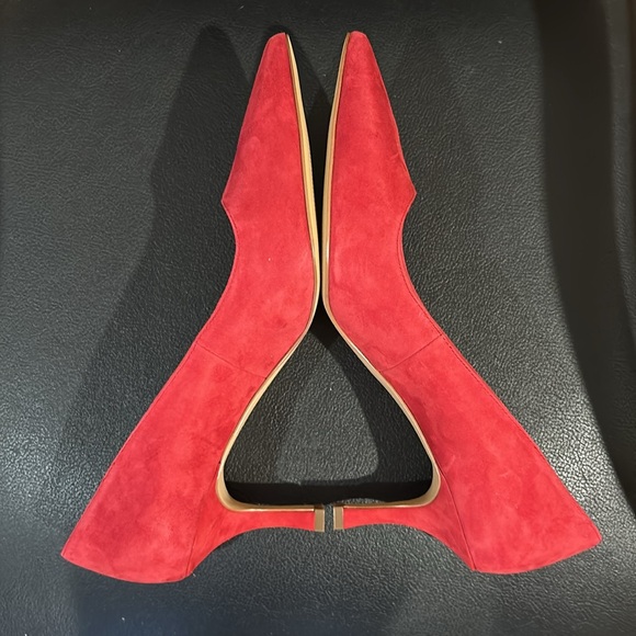 Ann Taylor Red Suede Shoes. Size 10 - Picture 7 of 11